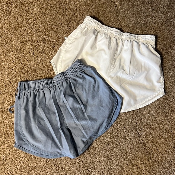 NIKE Running Shorts - Picture 2 of 6